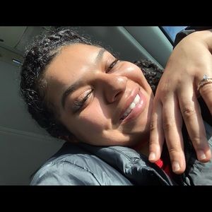 Meet your Posher, Briana